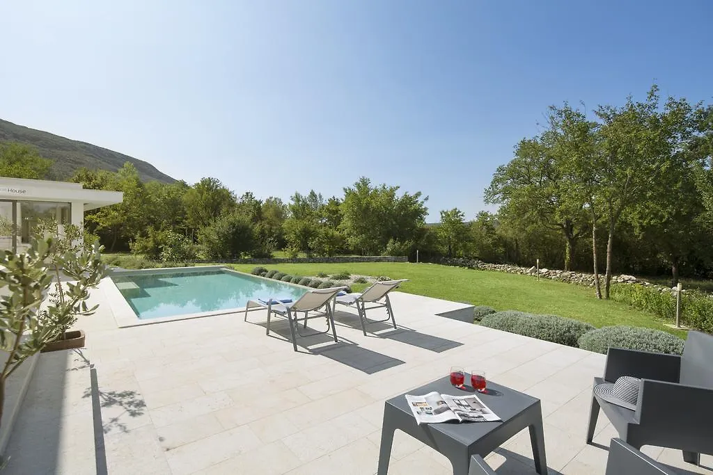 The One - Beautiful Villa With Vast Garden Kozljak 0*,